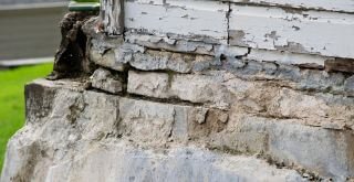 Foundation that needs to be repaired